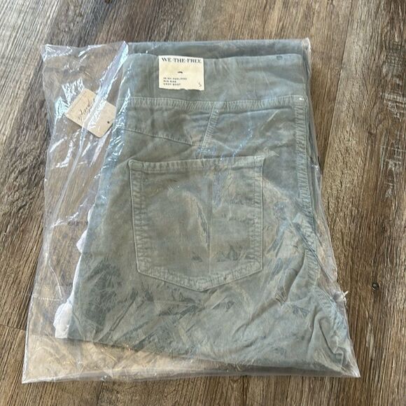 We the Free in My Feelings Pull on Mid Rise Cropped Boot Jeans Women Size S NWT - Picture 4 of 9
